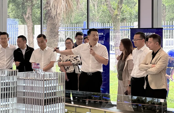 龍灣區(qū)政府領(lǐng)導、溫州市軟件行業(yè)協(xié)會一行蒞臨文昌里科創(chuàng)灣考察調(diào)研